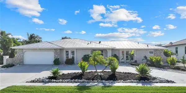 318 Grapewood CT