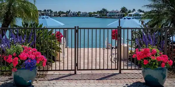 3450 Gulf Shore BLVD N