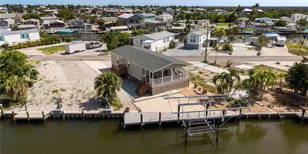 Image 4: Aerial view of the easy island boating lifestyle to the Gulf of America!