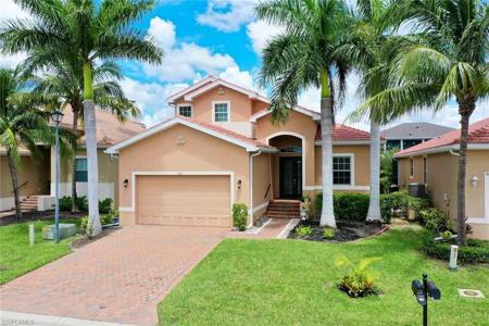 8016 Banyan Breeze WAY