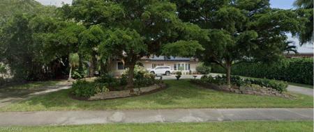 2000 Crayton RD