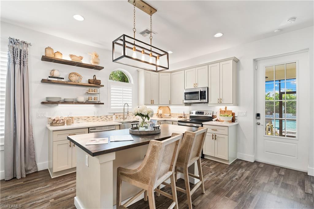 Image 3: Open kitchen, to enjoy the cooking experience