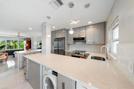 636 Broad AVE S