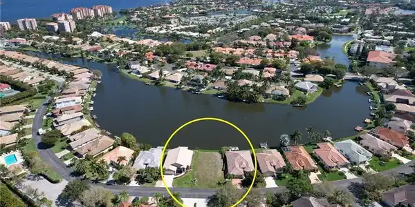 14500 Laguna DR