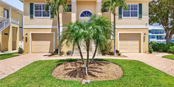 243 Driftwood LN