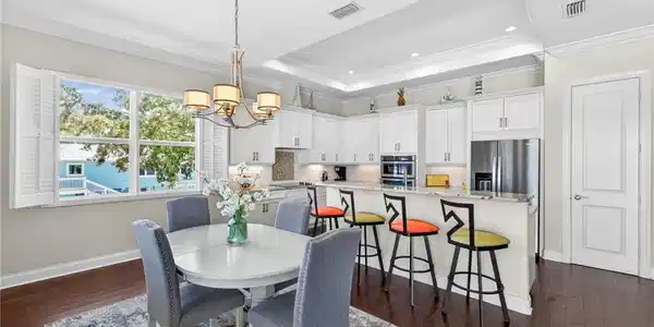 Image 4: Dinette and Kitchen