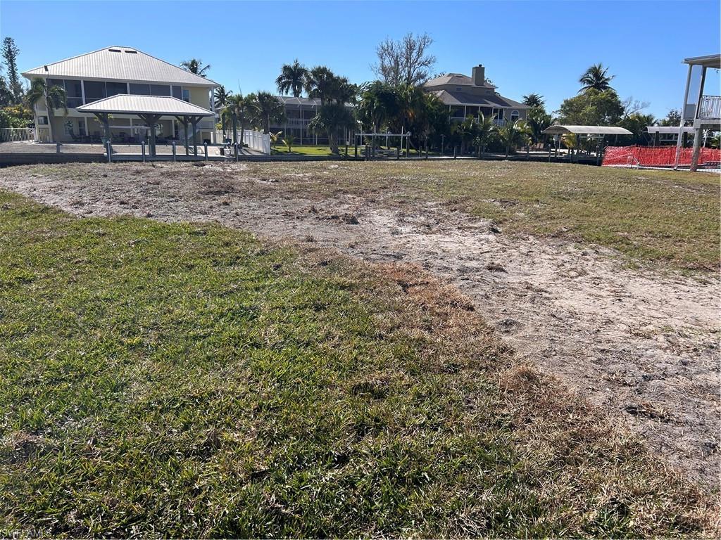 Image 4: Property view