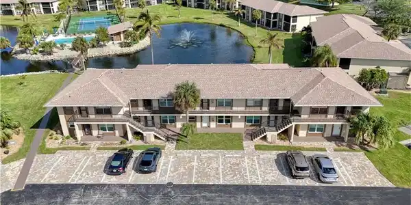 16007 Davis RD