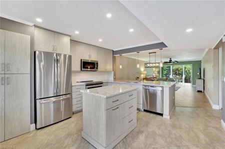 3051 Sandpiper Bay CIR