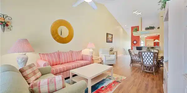 Image 3: Open Floor Plan