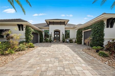 105 SW 53rd ST
