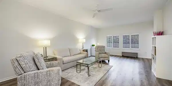 900 Arbor Lake DR