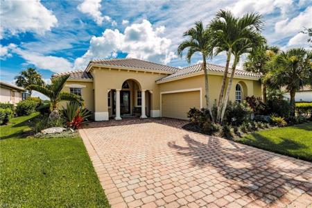 3121 Orangetree BEND