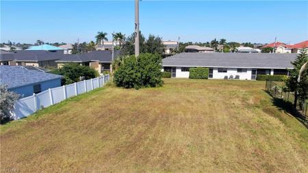 933 Cape Coral PKWY W