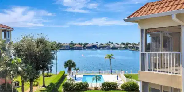 816 W Elkcam CIR