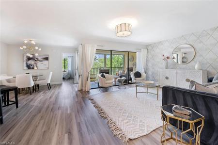 586 Beachwalk CIR