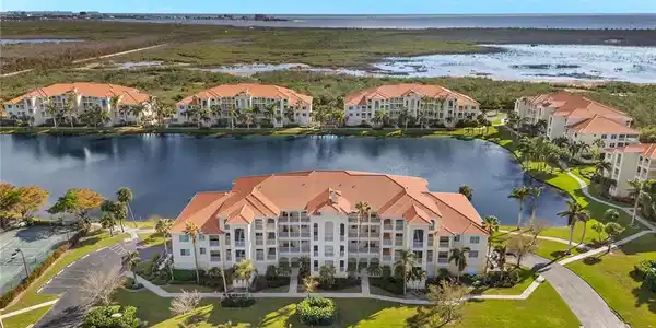 20011 Sanibel View CIR