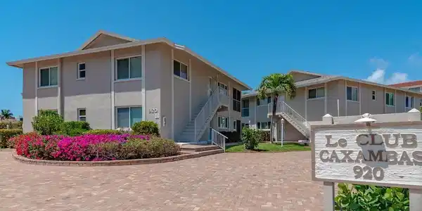920 Collier CT