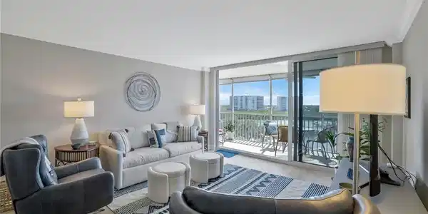 5 Bluebill AVE