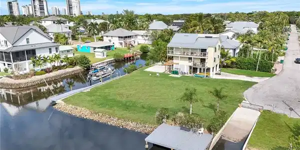 Image 3: Oversized point lot with 2 boat docks and private ramp