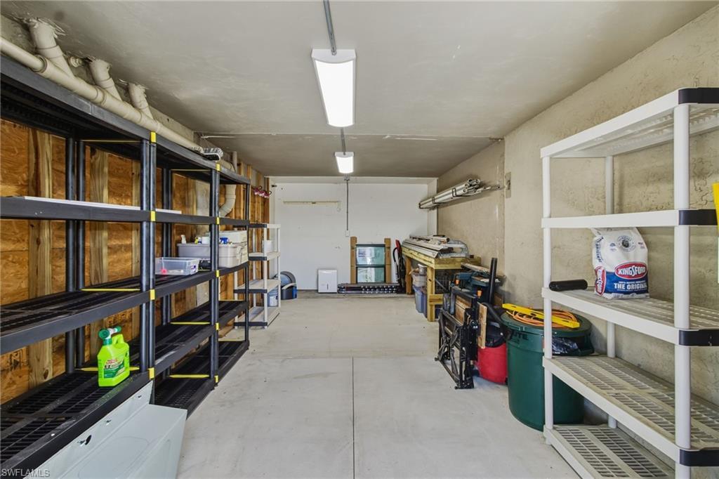 Image 4: Extended Storage Garage