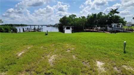 324 Shoreland DR