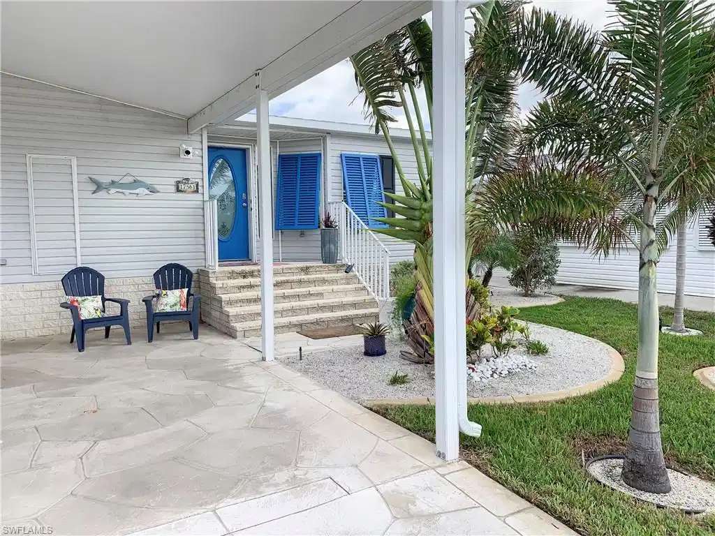 Image 1: Entrance and landscaping