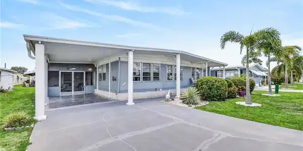 5201 Forest Park DR