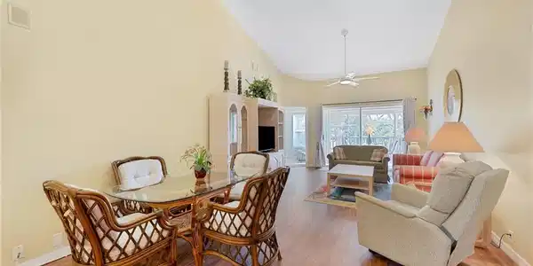 Image 4: Space for entertaining