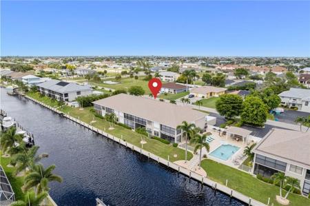 912 SW 48th TER