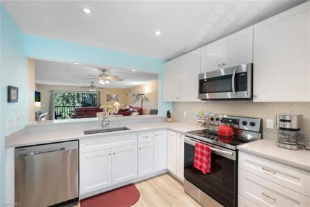 3041 Sandpiper Bay CIR