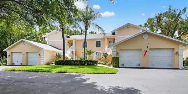 737 Wiggins Lake DR