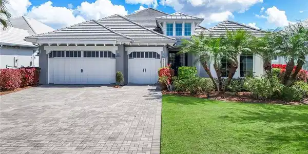 5052 Martinique DR