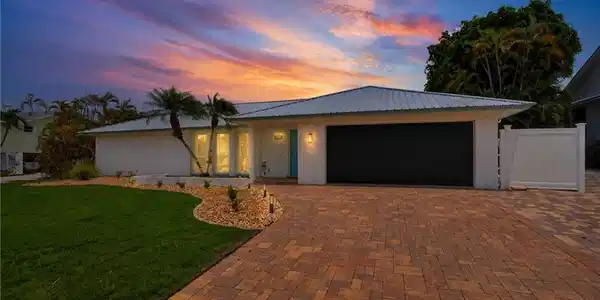 1477 Albatross RD