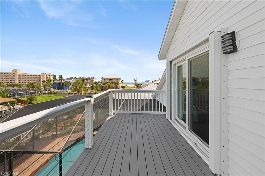 Image 4: Master bedroom balcony