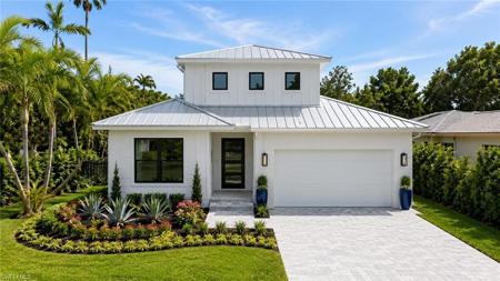 3028 Woodside AVE