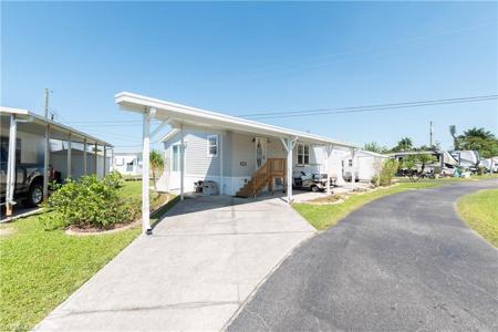 5558 Palm Beach BLVD