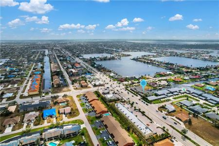 808 Cape Coral PKWY W
