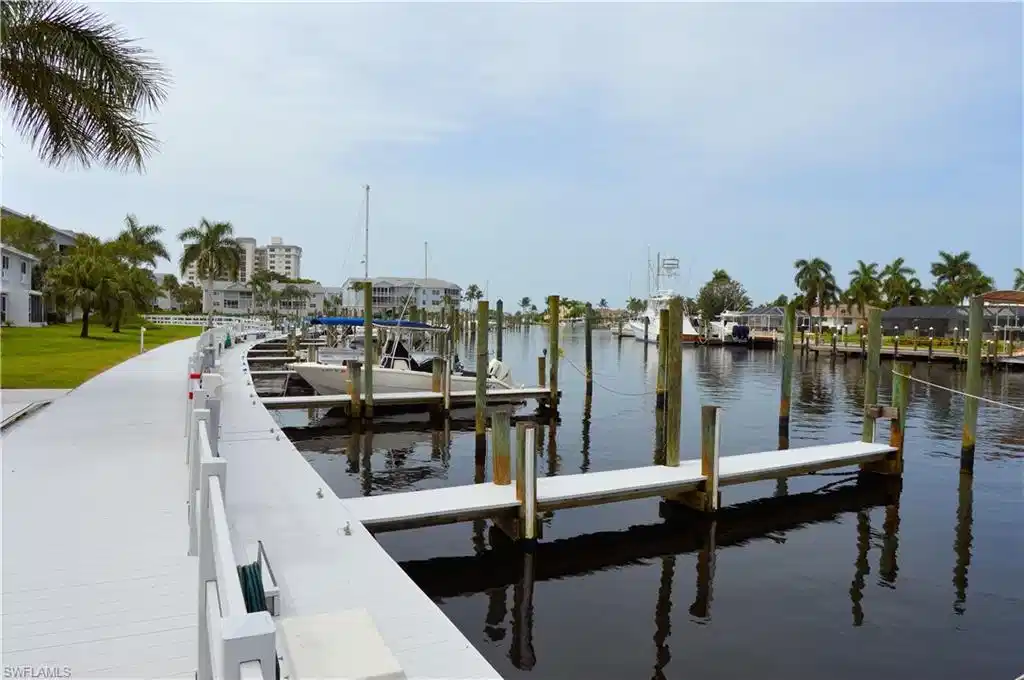 Image 1: Boat slips along the boardwalk
