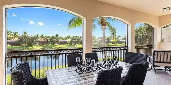 9284 Menaggio CT