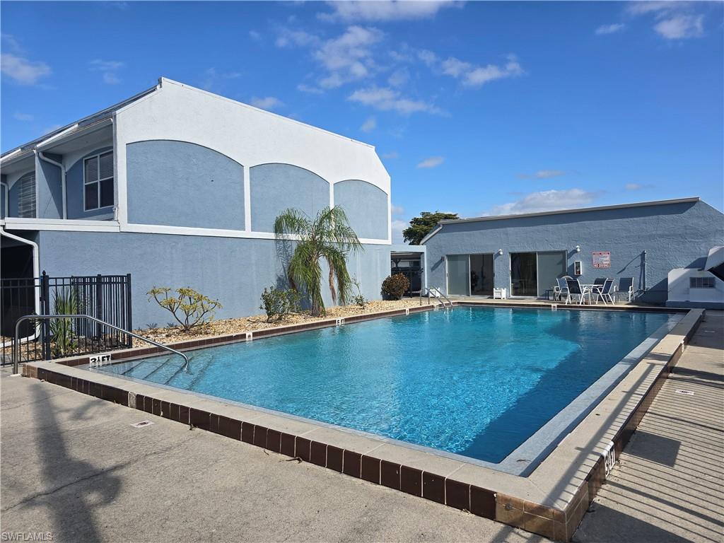 Image 2: Rectangular large pool with depths 3'5" - 6'5."