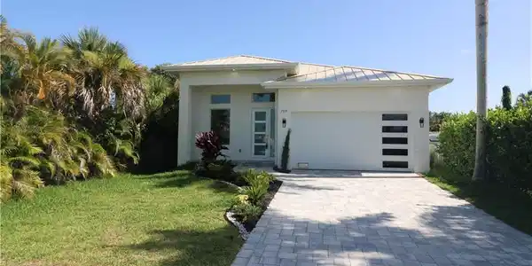 769 95th AVE N