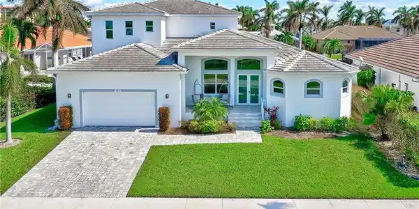 445 River CT