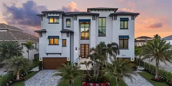 241 Egret AVE