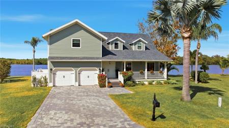1943 Bahama AVE