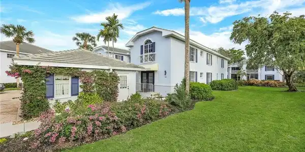 7108 Barrington CIR