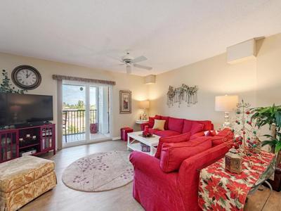 555 Park Shore DR