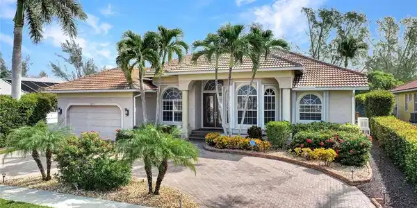 577 Somerset CT