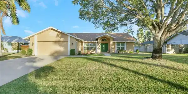 5739 Inverness CIR