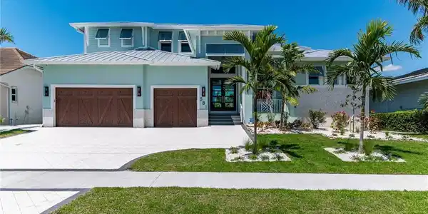 581 Hernando DR